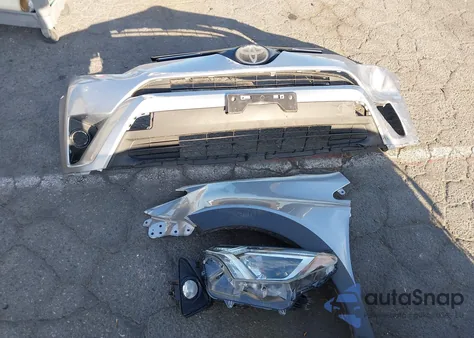 2018 Toyota Rav4 Adventure z USA, uszkodzony, nr VIN 2T3RFREV8JW730458